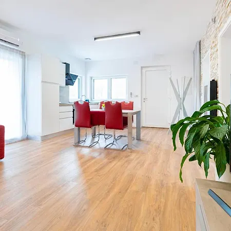 Hisa Kragelj * Most na Soči